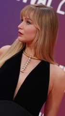 Jennifer Lawrence: Award-Winning Actress 🎬