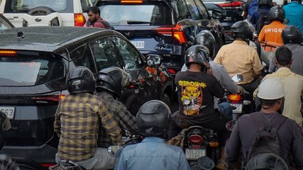 धनतेरस पर महा-जाम, Delhi-NCR में रेंगती दिखीं गाड़ियां