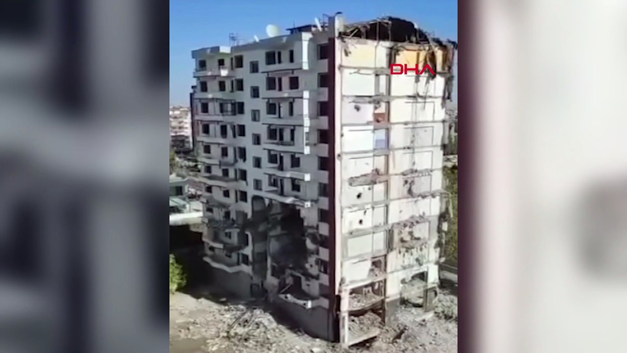 11 katlı ağır hasarlı bina yıkım sırasında çöktü