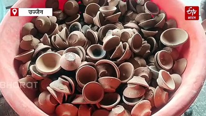 दिवाली से दो महीने पहले से दीए बनाने में जुट जाता है 40 परिवारों वाला ये मोहल्ला, इंदौर-देवास तक डिमांड