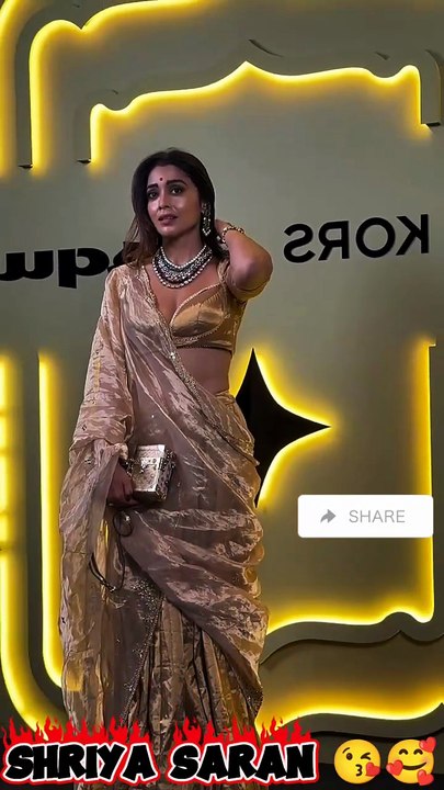 Bollywood Actress Shriya Saran in New Pose's 🌹🔥♥️