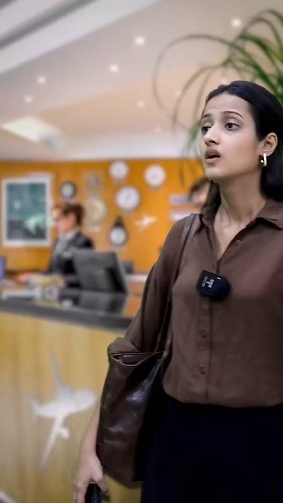 When you only catch words😆 Conversation at the Airport _english _learnenglish _viralvideo _ingles