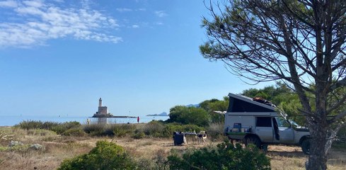 Olbia, al Lido del Sole campeggio abusivo e rifiuti