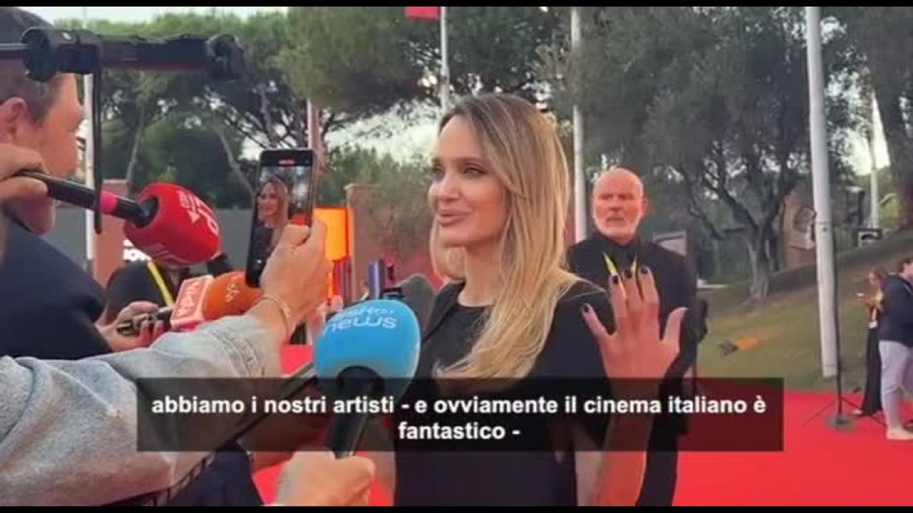 Festa di Roma, sul red carpet arriva Angelina Jolie