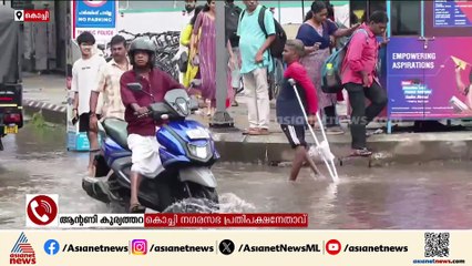'ഓടകൾ വൃത്തിയാക്കിയിട്ടില്ല, നിരവധി തവണ പ്രതികരിച്ചിട്ടും മാറ്റമില്ല, ഭരണസമിതിക്ക് അനങ്ങാപ്പാറ നയം'