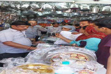 swm news: धनतेरस पर बरसा धन: बाजार गुलजार, 35 करोड़ का व्यापार