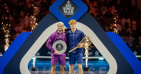 Jannik Sinner Stuns Alcaraz to Win Back-to-Back Six Kings Slam Titles 🎾