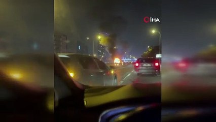 İstanbul'da seyir halindeki otomobil alev alev yandı