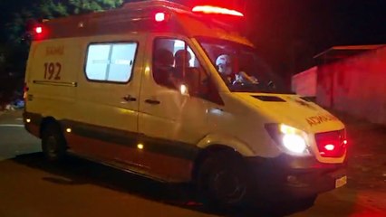 Homem tem suspeita de fratura após acidente envolvendo duas motos no Bairro Esmeralda