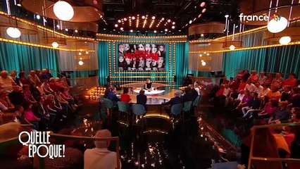 Amélie Nothomb a menti pendant des mois sur la mort de sa mère, elle a expliqué pourquoi sur la plateau de "Quelle époque !" le 18 octobre 2025.