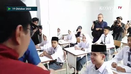 Momen Akrab Seskab Teddy dengan Siswa Sekolah Rakyat di Tangerang Selatan