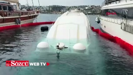 Bodrum’da iskeleye demirli lüks yat su alarak battı