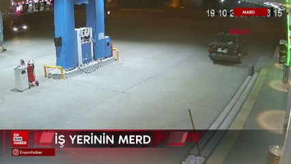 Mardin'de hafif ticari araç akaryakıt istasyonuna daldı