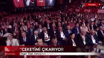 Özgür Özel, konuşması sırasında ceketini çıkardı