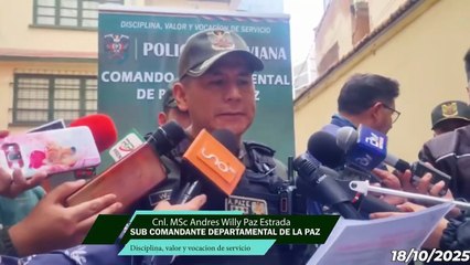 Andres Willy Paz Estrada, Sub Comandante Departamental de Policía La Paz, brinda una conferencia de prensa