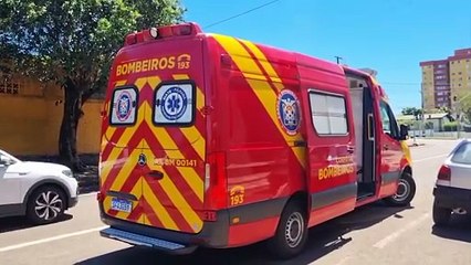 Homem cai do telhado de sala comercial e é socorrido pelo Siate na Rua Mato Grosso