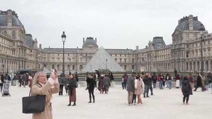 프랑스 파리 루브르 박물관 전기톱 강도단..."나폴레옹 보석 훔쳐" / YTN