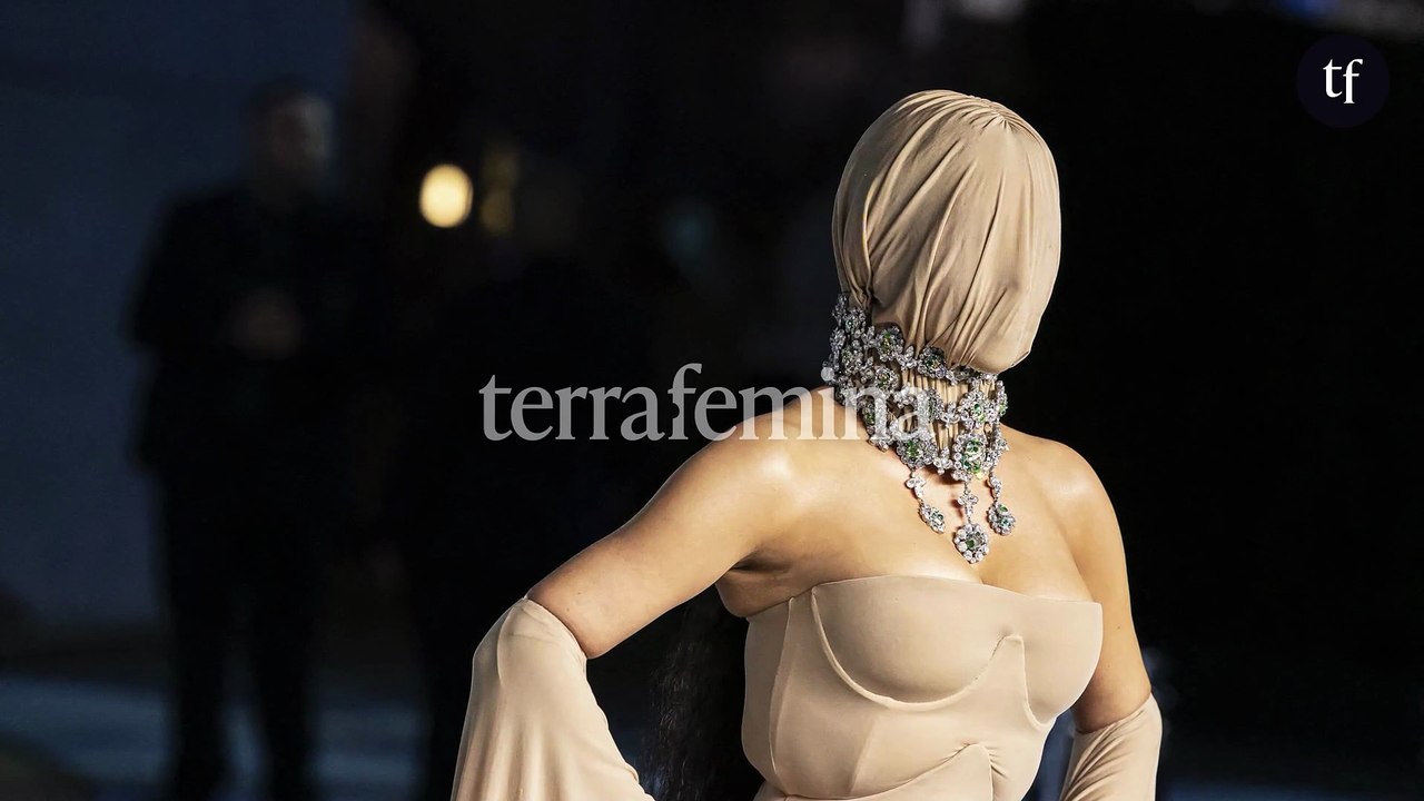 "Ridicule", "Suffocant et oppressant" : le look de Kim Kardashian sur le tapis rouge de l'Academy Museum suscite la controverse