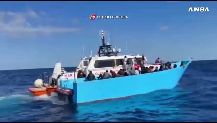 Migranti, in 91 soccorsi dalla Guardia costiera al largo di Lampedusa