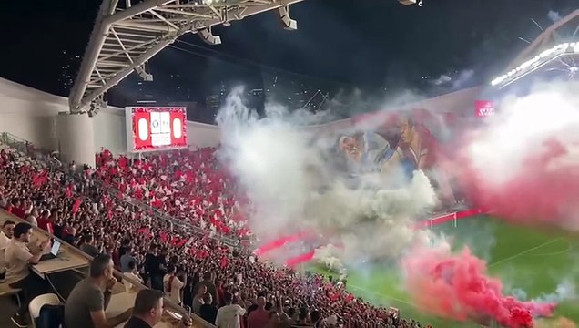 Le derby de Tel-Aviv annulé avant le coup d'envoi, des policiers blessés par des fumigènes et des projectiles - Foot