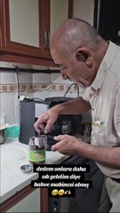 Torunları ziyaretine daha sık gelsin diye evine kahve makinesi alıp elleriyle torunlarına kahve yapan dede 😊
