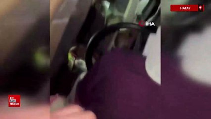 Hatay'da yolcu minibüsü traktöre çarptı