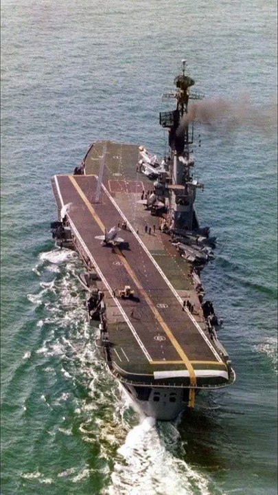 El fin del gigante del mar * argentino: ARA 25 de Mayo,