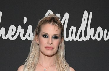 Kelly Osbourne aceptó un premio a la trayectoria en nombre de su difunto padre Ozzy Osbourne en los Premios Birmingham