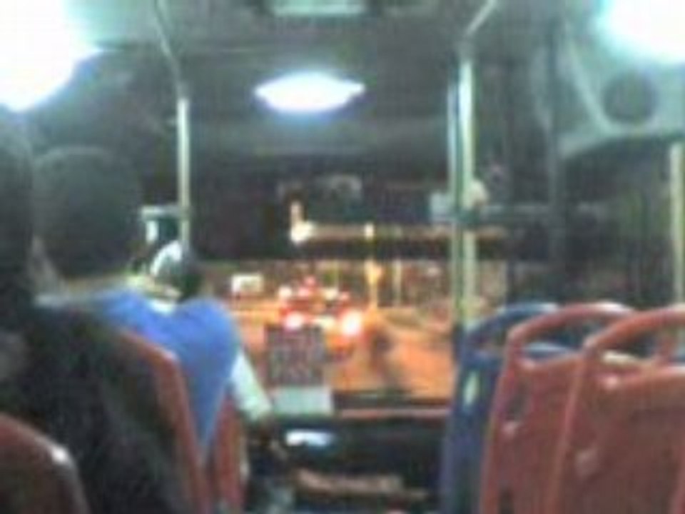 BUS EN MOVIMIENTO