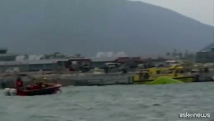 Aereo cargo precipita in mare a Hong Kong, due morti