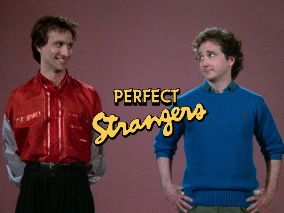 Primos lejanos - 2x01 - Hola, bebé - HD 1080