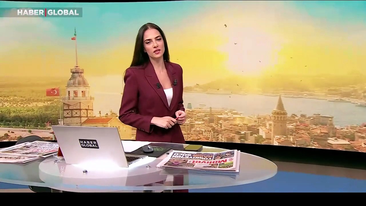Çin'de sıra dışı dron şovu: 16 bin dronun kulla...