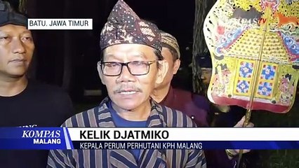 Aksi Teaterikal Iringi Penanaman Pohon di Malam Hari