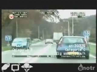 Vidéo   Mercedes course poursuite