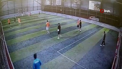 Edremit canisinin yeni görüntüleri ortaya çıktı! Halı sahada büyük panik