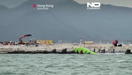 Un avion cargo dérape sur la piste à Hong Kong, tuant deux employés de l'aéroport
