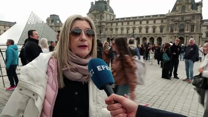“Venía solo a ver el Louvre y me quedo sin poder hacerlo”