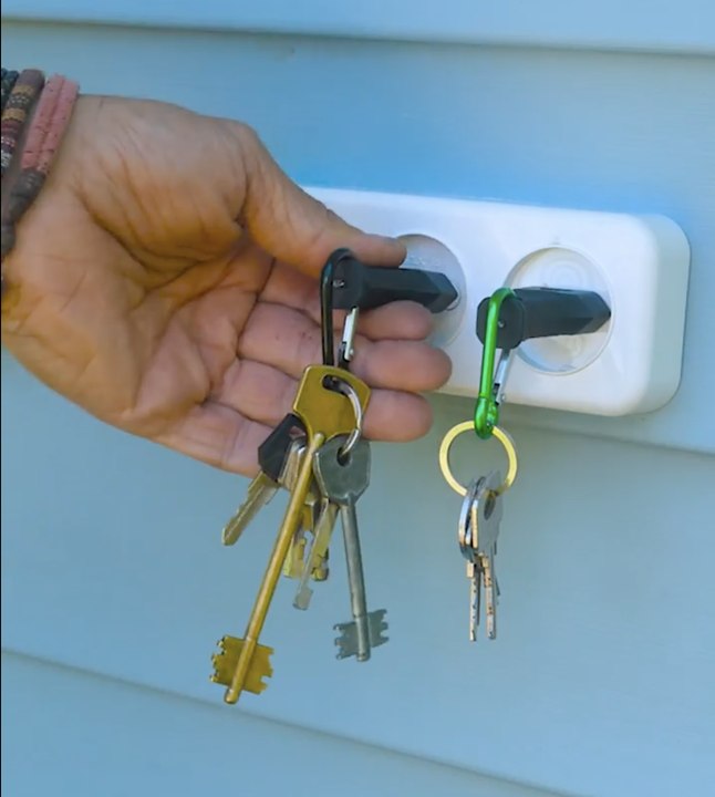 Never Lose Your Keys Again With This DIY Key Holder 🔑