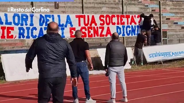 Lite tra il presidente della Civitanovese e i tifosi prima della partita: il video