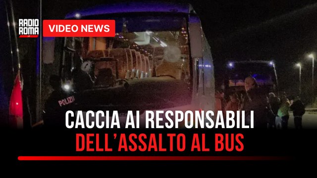 Caccia ai responsabili dell’assalto al bus