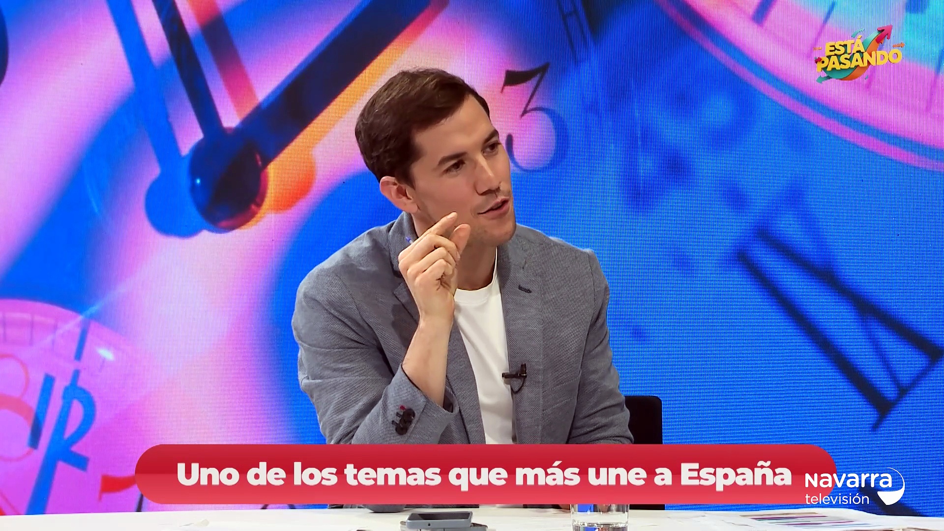 Está Pasando 20/10/25 Abordamos el cambio horario y los ciberataques en Navarra