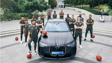 Los jugadores del Real Madrid de baloncesto estrenan sus BMW: potencia electrificada y un dineral
