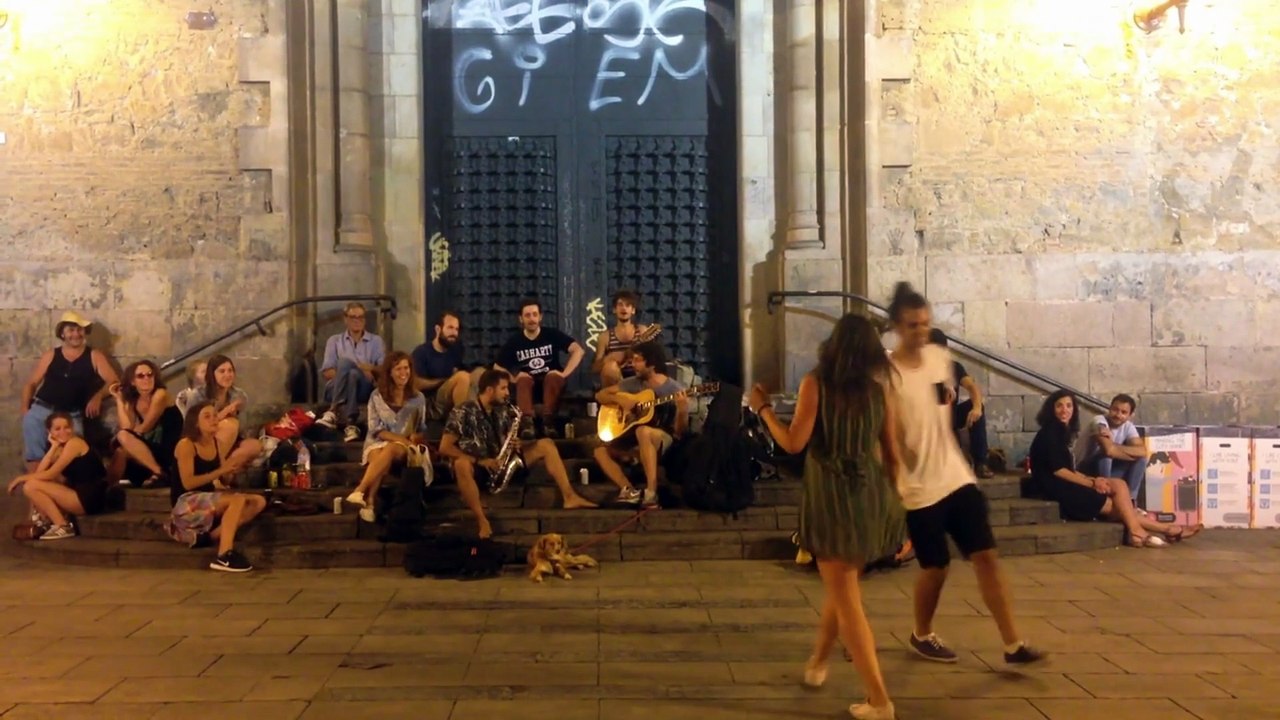 30) Musique. Spider Legs. Hip-hop et rap. Hummeur. Dramatique. Auteur.  Dyalla