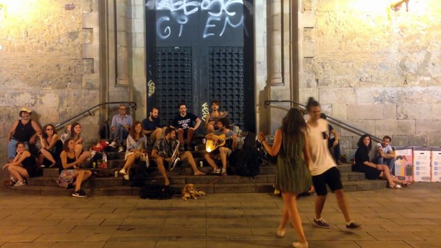 30) Musique. Spider Legs. Hip-hop et rap. Hummeur. Dramatique. Auteur. Dyalla