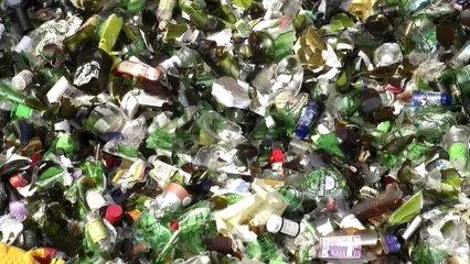 Trituração de vidros em São Vicente