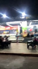 Casal de Sarandi deixa casamento de bicicleta e viraliza nas redes sociais