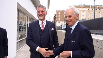 Ministro Giuli visita la mostra immersiva EVOLUTIO a Roma 🖼️