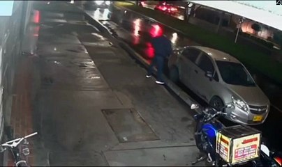 VIDEO | Segundo por segundo: así cayó rompevidrios que robó millonario botín en Bogotá