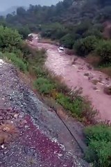 Mineros sobreviven tras ser arrastrados por un río de Durango