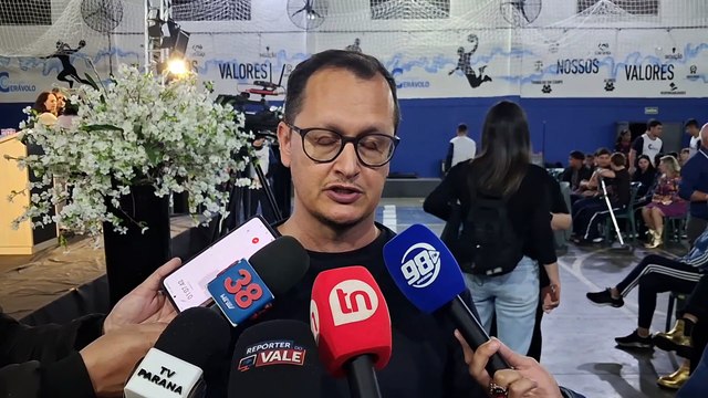 Vereadores de Apucarana fazem sessão itinerante no Colégio Cerávolo